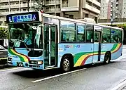 秀明大学のスクールバスを担当する152号車