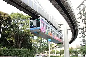 1号線を走行する1000形（千葉みなと駅 - 市役所前駅）