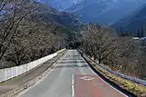 左岸側橋詰より望む。