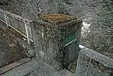 右岸側の親柱。