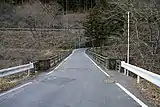 右岸側橋詰より望む。