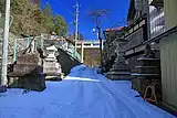 登竜橋の取り付け道路。国道方向を望む。
