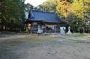本丸(中央に知波夜比古神社社殿)