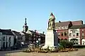 ジャン・フロワサール - Place Froissart, Chimay (ベルギー).