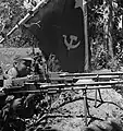 弾倉を装着していないZB26を構えてポーズをとる紅軍兵士