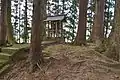 後方部墳頂の八幡神社