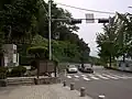 崔奎植像（鐘路警察署長）の建つ彰義門そばの峠道