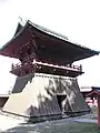 鐘楼。参拝者に公開されている