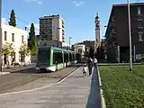イタリア:ミラノ(7100形、後方)