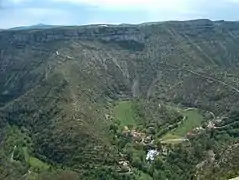 ナヴァセユ圏谷