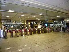 改札口