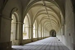 修道院の廻廊(フォントヴロー修道院)