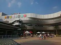 コクーン2（コクーンひろば南入口から撮影）