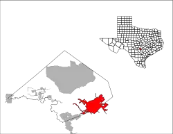 コマール郡内の位置