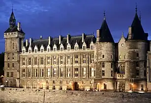コンシェルジュリー (La Conciergerie)