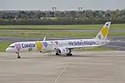 ボーイング757-300（50周年記念特別塗装）