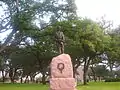 中心街の公園にある南軍祈念碑