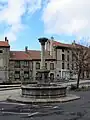 フォワラル広場の泉