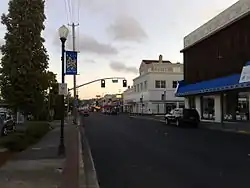 クーズベイ市内を抜けるアメリカ国道101号線