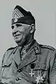 M1939野戦服にボネトを被った大将(コルネリウ・ドラガリナ（英語版）、1942年)