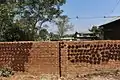 バングラデシュの牛糞ケーキ