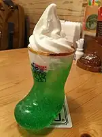 コメダ珈琲店のクリームソーダ