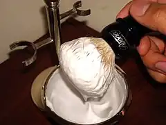 シェービングクリーム