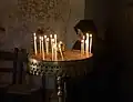 祈りを捧げる修道士