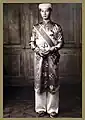 1950年、伝統的な服を着た皇太子。