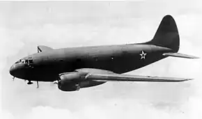 飛行するC-46A-CU 41-5180号機(USAAF、1942年撮影)