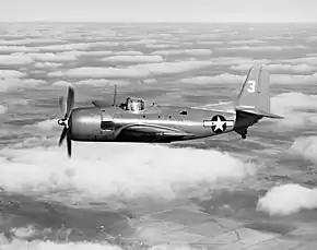 飛行するXBT2C-1 50881号機(1945年撮影)