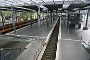 メルクール・シュピール・アレーナの最寄り駅であるMERKUR SPIEL-ARENA / Messe Nord駅（2006年撮影）