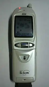 D502i ピュアホワイト