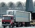 1989年アンリ・コアンダ国際空港で作業中のDAC 6 ターボ・トラック