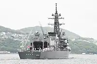 第2次派遣情報収集活動水上部隊として出国する護衛艦「きりさめ」