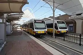 ダラス・フォートワース国際空港のターミナルと隣接したDFW空港駅（DFW Airport）