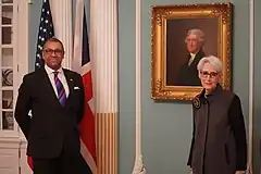 米国のウェンディ・ルース・シャーマン国務副長官と（2022年4月11日）