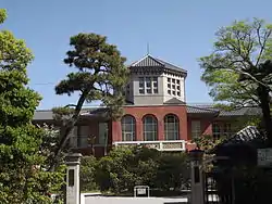 栄光館