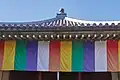 丸に十字紋の屋根瓦