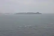 尻羽岬から見た大黒島（2013年3月）