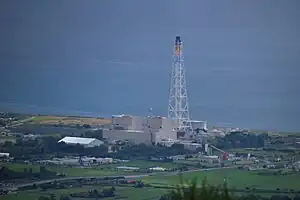 有珠山から眺めた北海道電力伊達発電所（2013年5月）