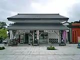 移設前の物産館 (2003年7月)