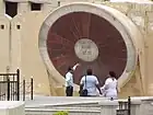 ナリ・ヴァラヤ・ヤントラ　太陽を観測する