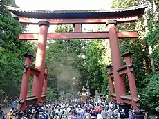 明神神輿の出輿。