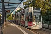 2000年代以降は超低床電車が主力車両となっている（2022年撮影）