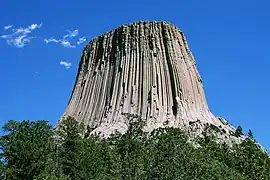 柱状節理:デビルスタワー(アメリカ合衆国ワイオミング州)
