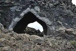 溶岩洞の断面、アイスランド