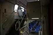 車内(階段)