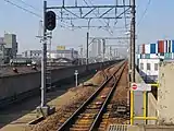 ホーム南端から西尾駅を望む