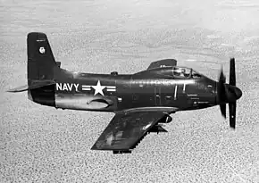 飛行するA2D-1 125480号機(1954年撮影)